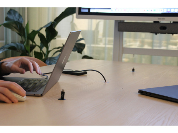 Ochno Socket, pull out, LED button,... Ochno Socket, pull out, LED button,...